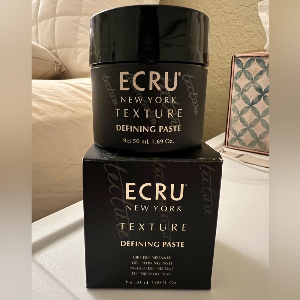 NIB Sealed Ecru New York Texture Defining Paste